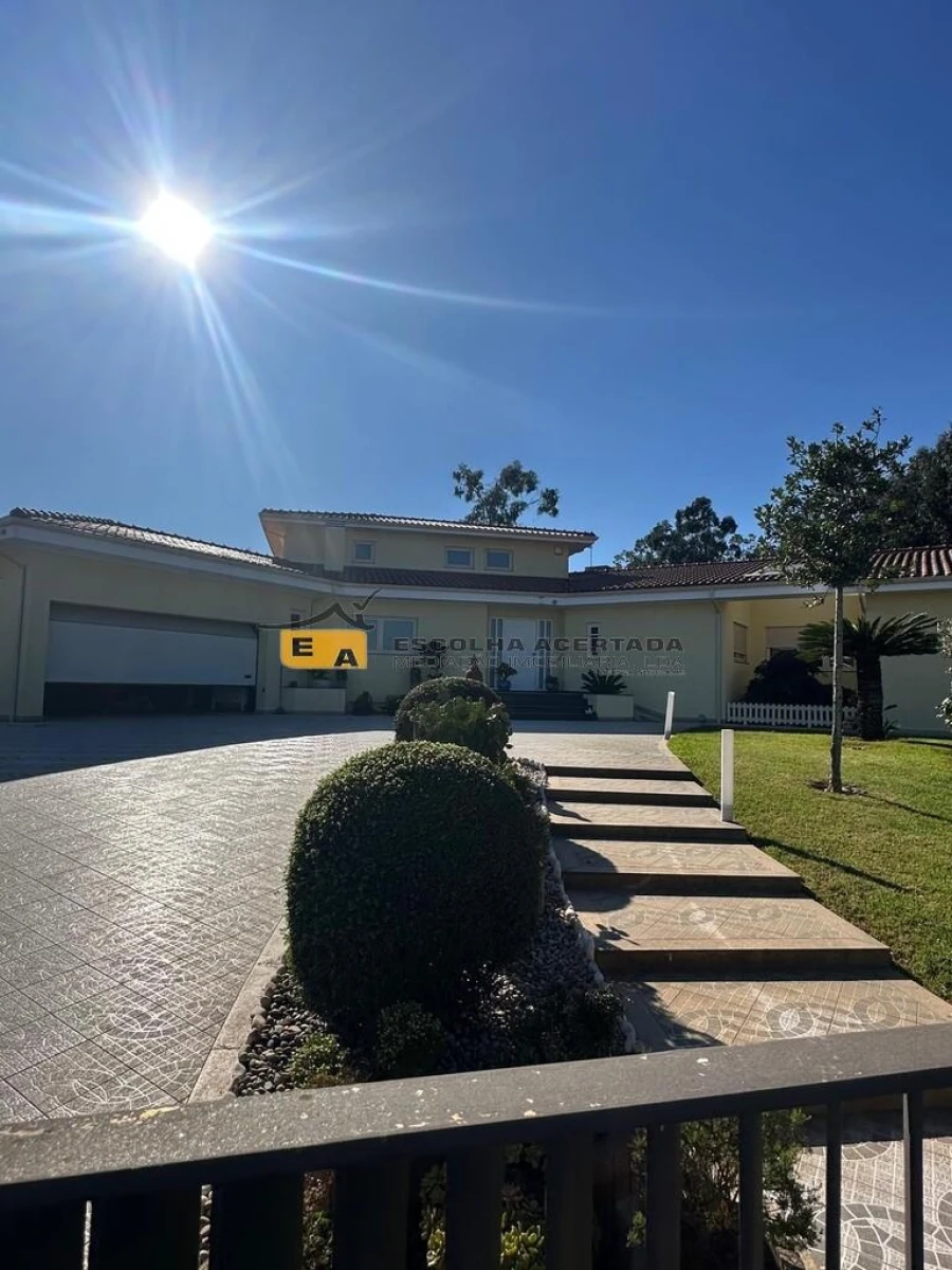 Moradia T4 para Venda em Modivas