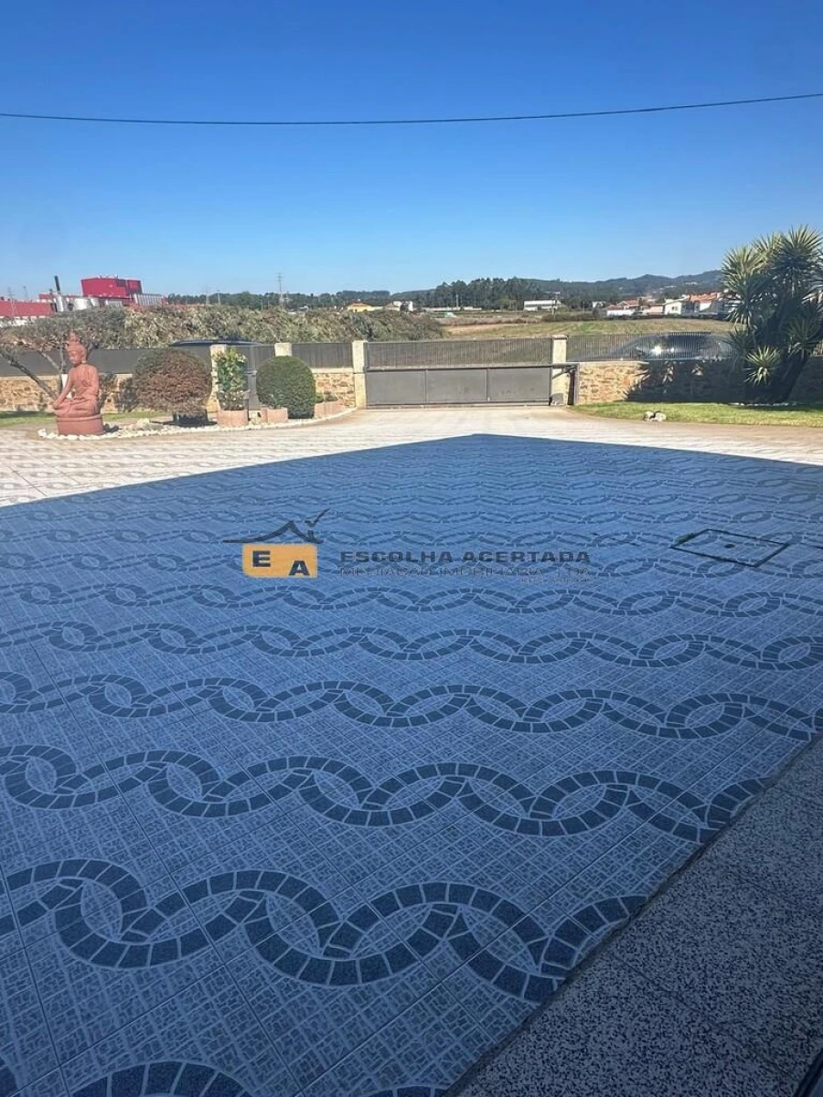 Moradia T4 para Venda em Modivas Foto 52