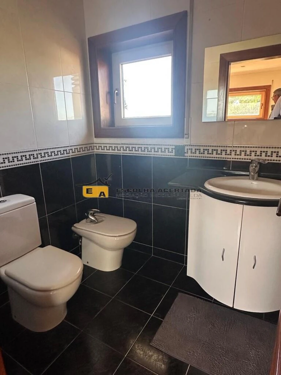 Moradia T4 para Venda em Modivas Foto 36