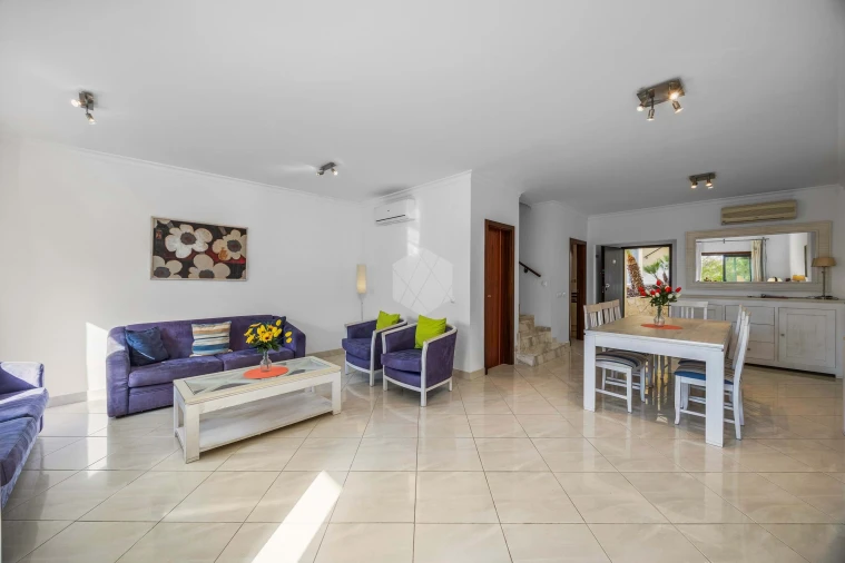 Moradia T3 para Venda em Albufeira e Olhos de Água Foto 2