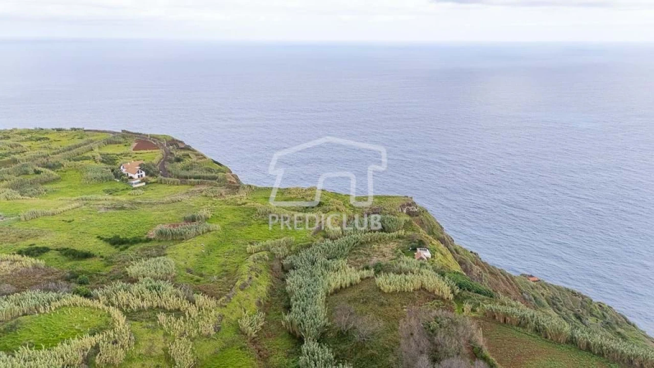 Terreno para Venda em Porto Moniz Foto 19