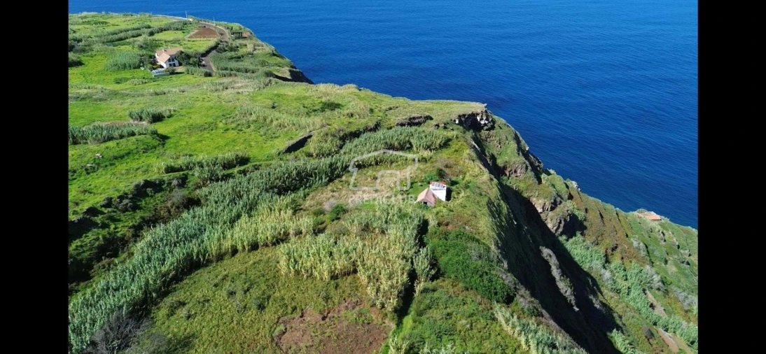Terreno para Venda em Porto Moniz Foto 6