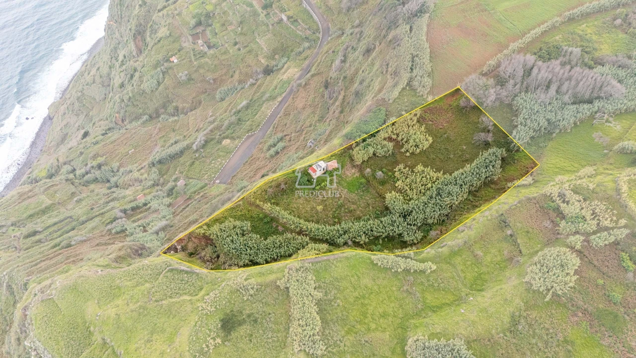 Terreno para Venda em Porto Moniz Foto 18