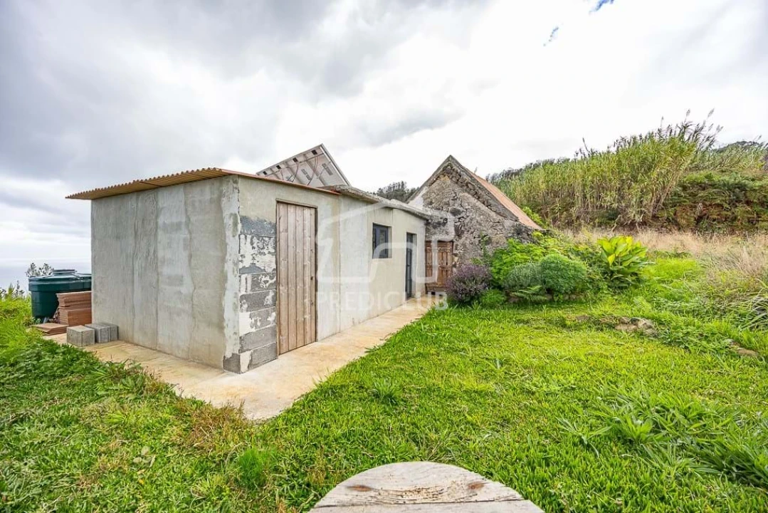 Terreno para Venda em Porto Moniz Foto 9
