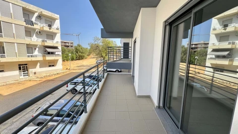 Apartamento T3 para Venda em Quelfes