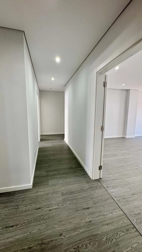 Apartamento T3 para Venda em Quelfes
