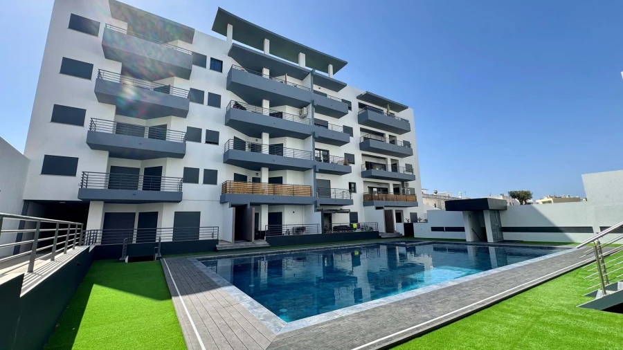 Apartamento T3 para Venda em Quelfes Foto 2