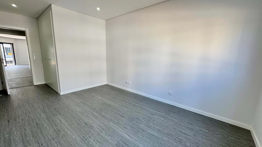 Apartamento T3 para Venda em Quelfes Foto 13