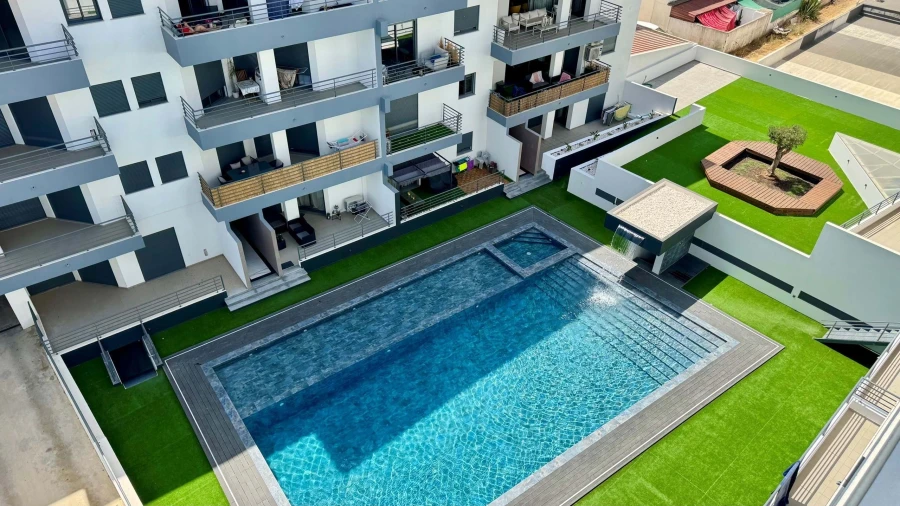 Apartamento T3 para Venda em Quelfes Foto 3