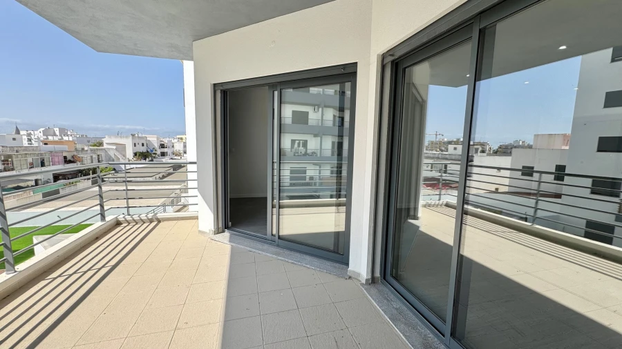 Apartamento T3 para Venda em Quelfes Foto 5