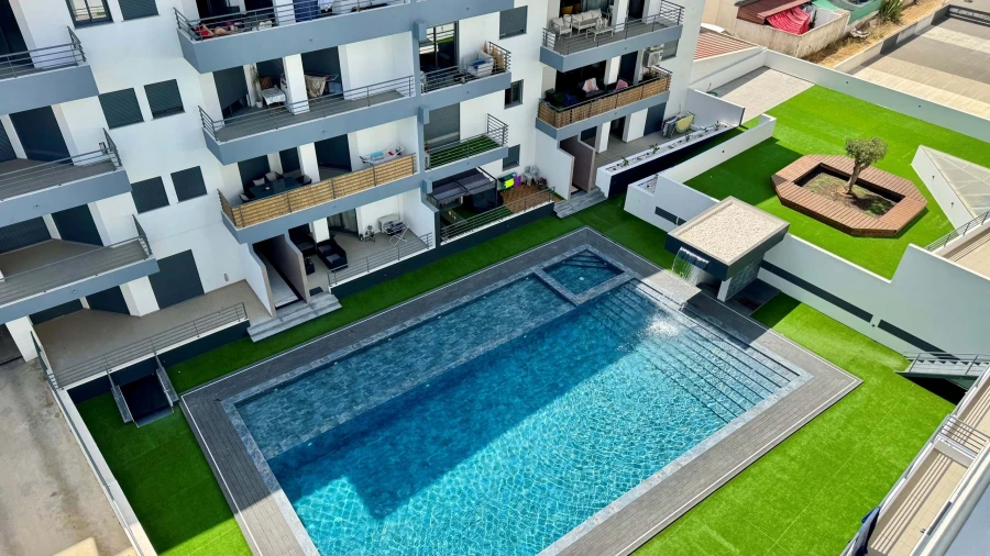 Apartamento T3 para Venda em Quelfes Foto 3