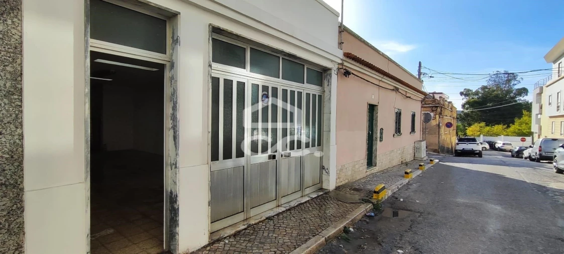 Garagem para Venda em Baixa da Banheira e Vale da Amoreira Foto 3