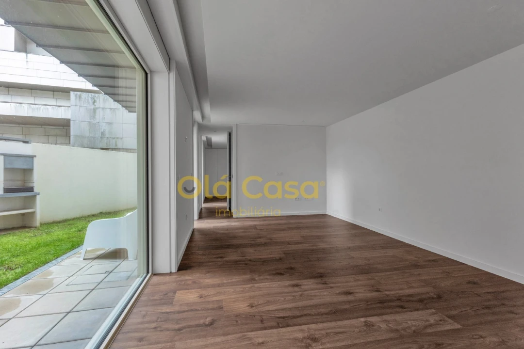 Apartamento T1 para Venda em Cedofeita, Santo Ildefonso, Sé, Miragaia, São Nicolau e Vitória Foto 1