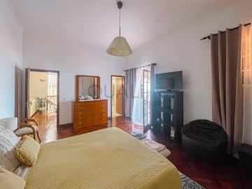 Moradia T5 para Venda em Santo Antonio