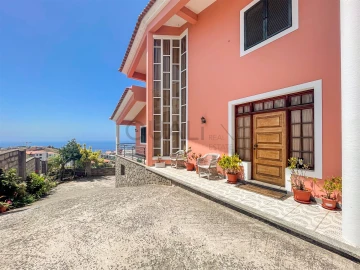 Moradia T5 para Venda em Santo Antonio