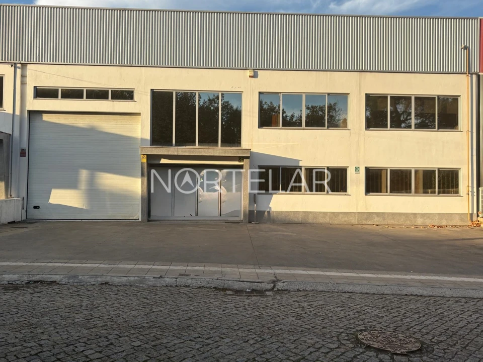 Armazém para Arrendamento em Ribeirão Foto 2