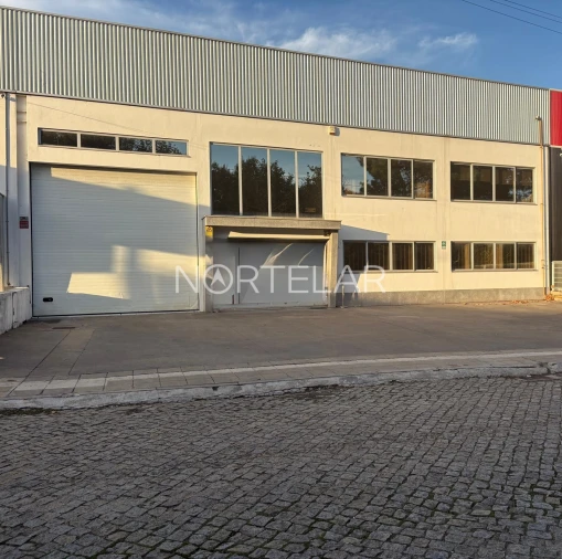 Armazém para Arrendamento em Ribeirão Foto 3