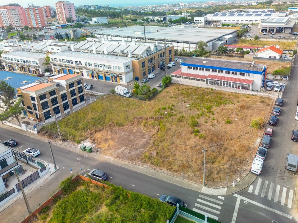 Terreno para Venda em Cacém e São Marcos Foto 1