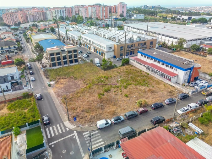 Terreno para Venda em Cacém e São Marcos Foto 3