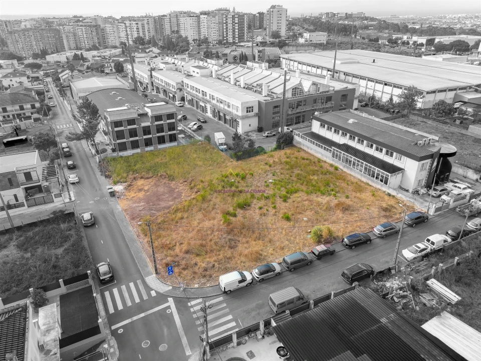 Terreno para Venda em Cacém e São Marcos Foto 4