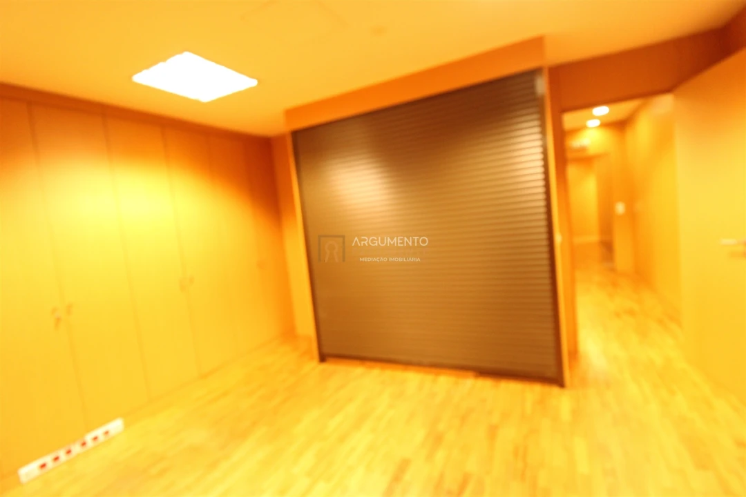 Apartamento T4 para Venda em Cedofeita, Santo Ildefonso, Sé, Miragaia, São Nicolau e Vitória Foto 2