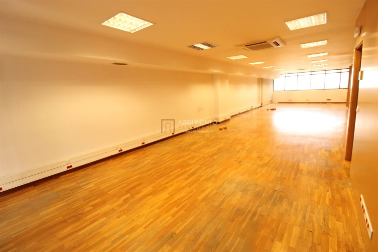 Apartamento T4 para Venda em Cedofeita, Santo Ildefonso, Sé, Miragaia, São Nicolau e Vitória Foto 7