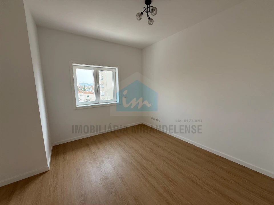 Apartamento T3 para Venda em Mirandela Foto 15