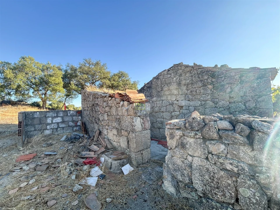 Quinta T0 para Venda em São Miguel de Acha Foto 60