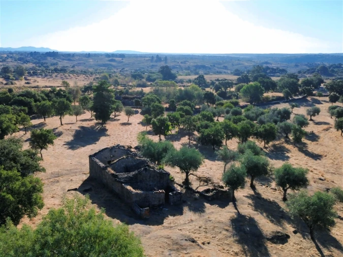 Quinta T0 para Venda em São Miguel de Acha Foto 1
