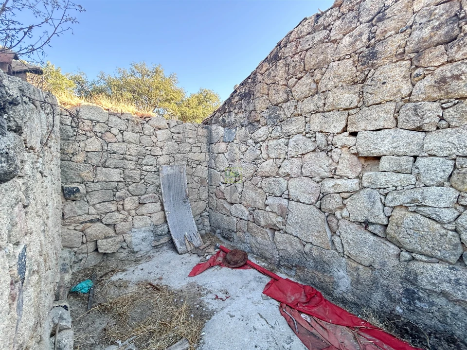 Quinta T0 para Venda em São Miguel de Acha Foto 61