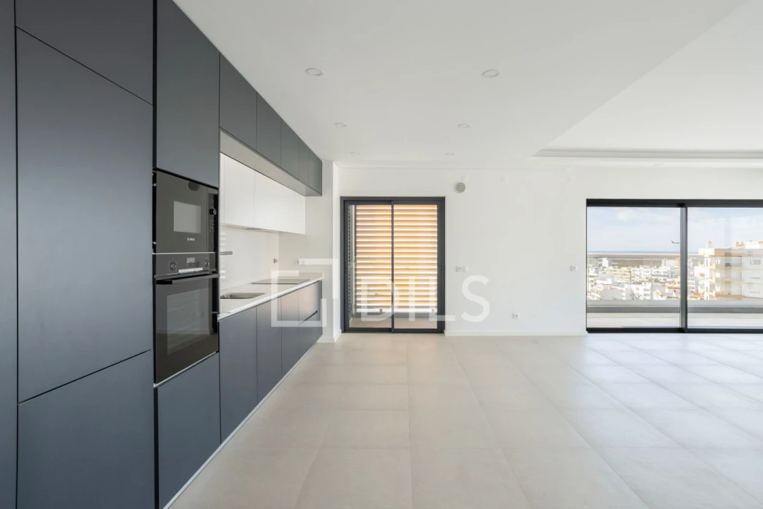 Apartamento T2 para Venda em Faro (Sé e São Pedro) Foto 1