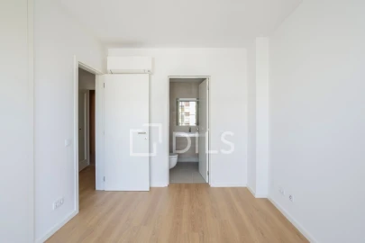 Apartamento T2 para Venda em Faro (Sé e São Pedro)