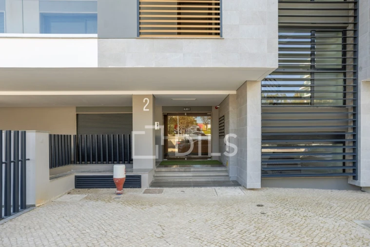 Apartamento T2 para Venda em Faro (Sé e São Pedro) Foto 2