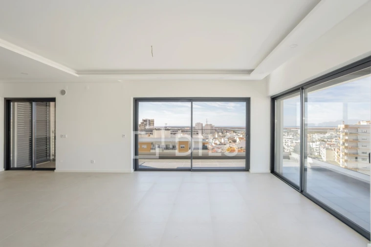 Apartamento T2 para Venda em Faro (Sé e São Pedro) Foto 3
