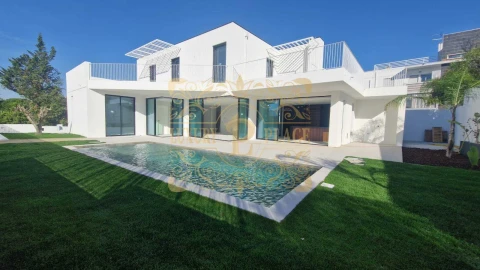 Moradia T4 para Venda em Sesimbra (Castelo)