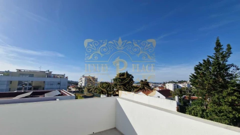 Moradia T4 para Venda em Sesimbra (Castelo)