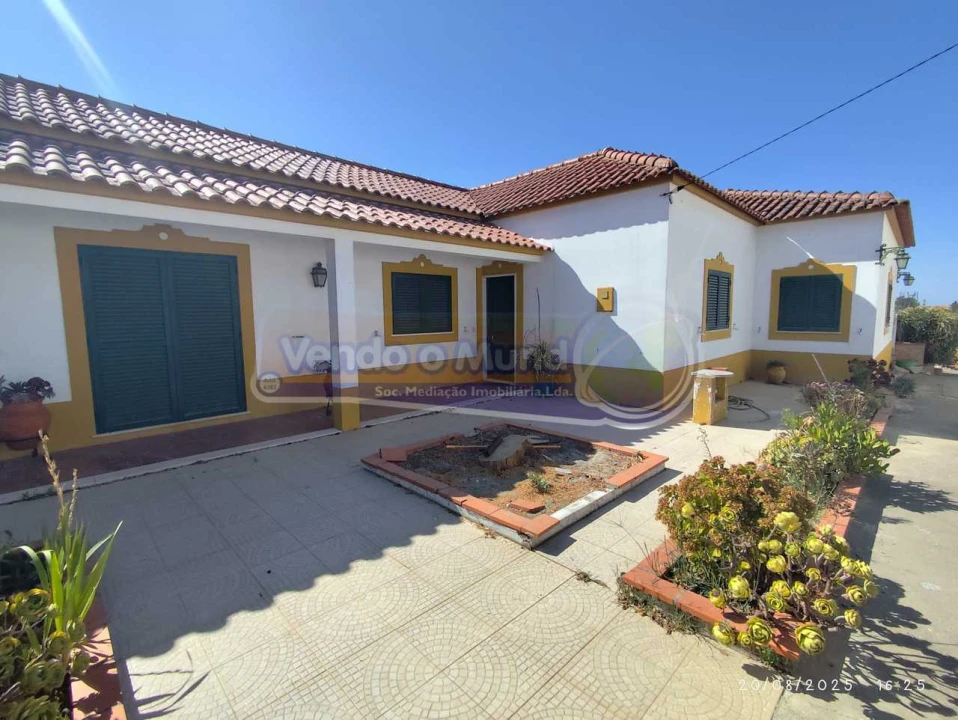 Moradia T4 para Venda em Santana do Mato Foto 2