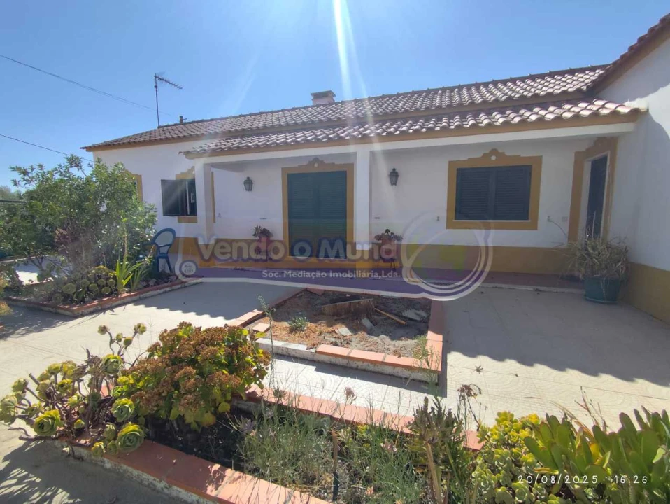 Moradia T4 para Venda em Santana do Mato Foto 1