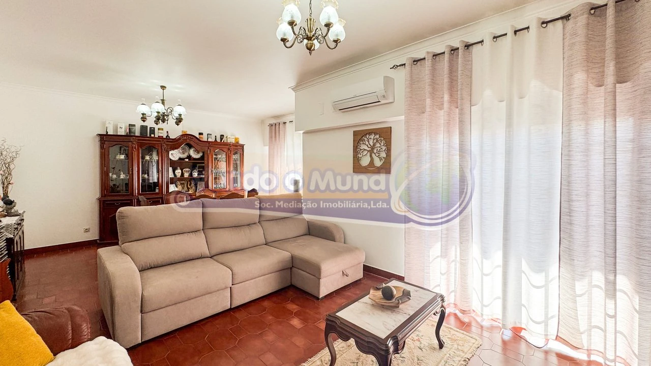 Moradia T4 para Venda em Samora Correia Foto 7