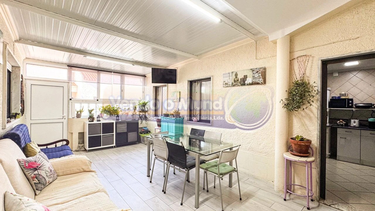 Moradia T4 para Venda em Samora Correia Foto 3