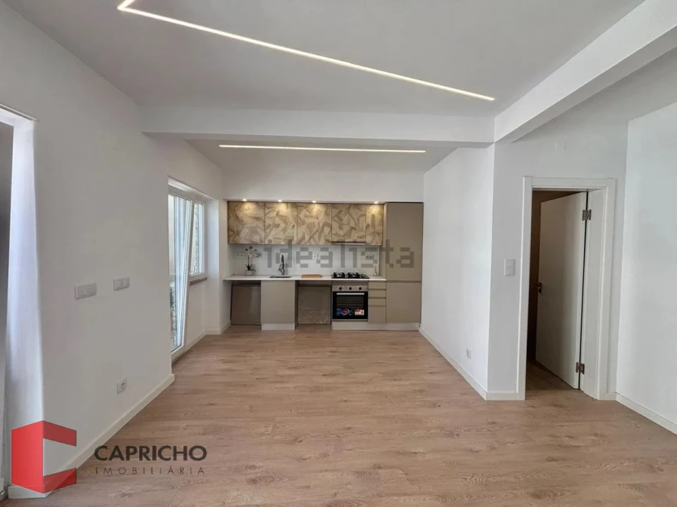 Apartamento T2 para Venda em Almada, Cova da Piedade, Pragal e Cacilhas Foto 5