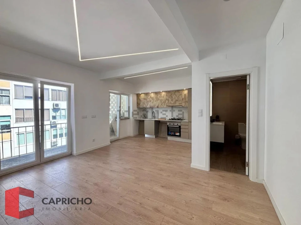 Apartamento T2 para Venda em Almada, Cova da Piedade, Pragal e Cacilhas Foto 3