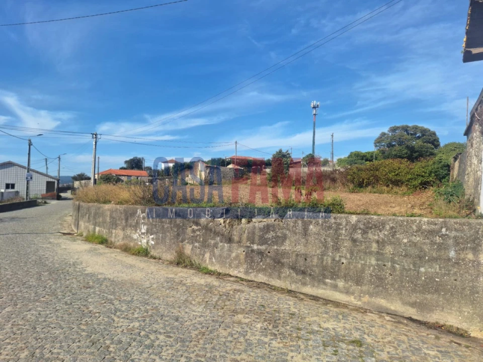 Terreno para Venda em Retorta e Tougues Foto 9