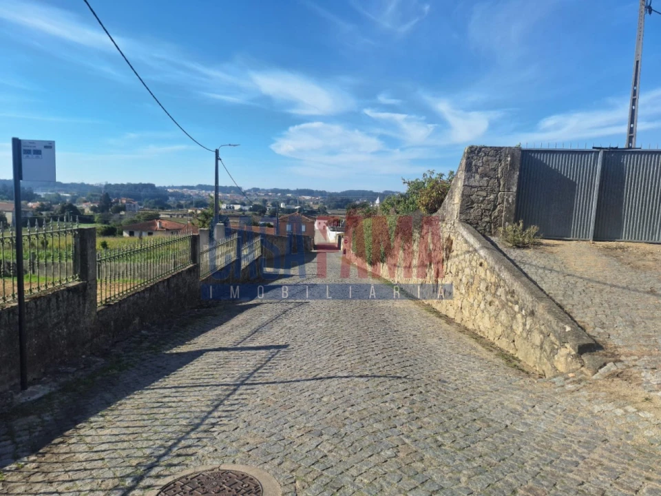 Terreno para Venda em Retorta e Tougues Foto 10