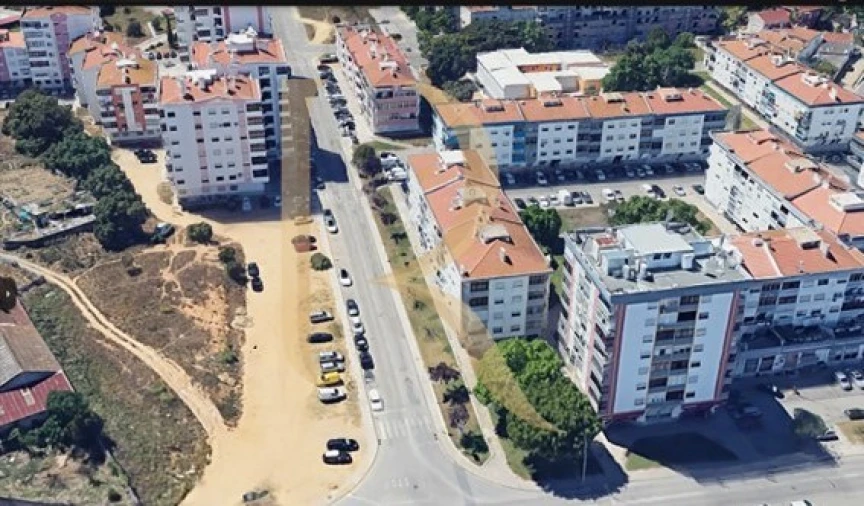 Terreno para Venda em Seixal, Arrentela e Aldeia de Paio Pires Foto 3