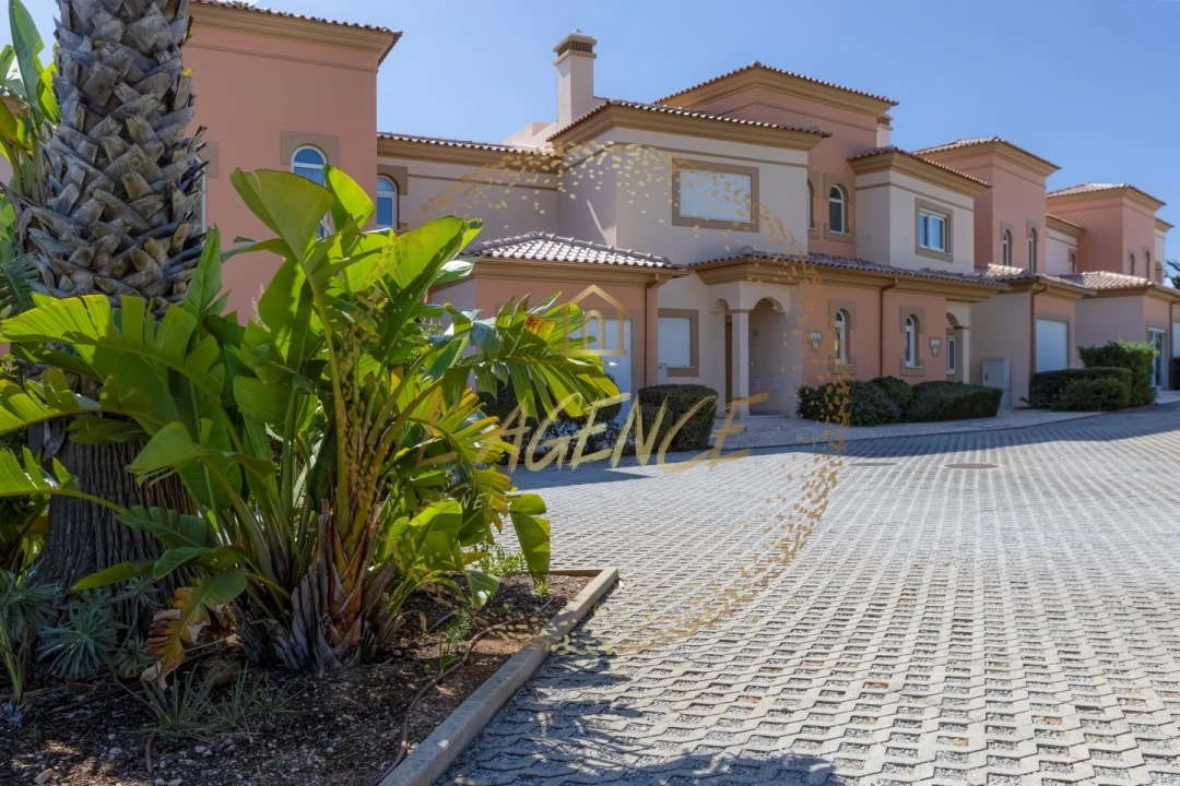 Moradia T2 para Venda em Lagos (São Sebastião e Santa Maria) Foto 35