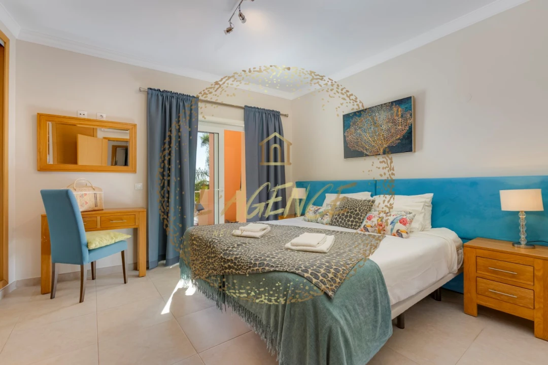 Moradia T2 para Venda em Lagos (São Sebastião e Santa Maria) Foto 16