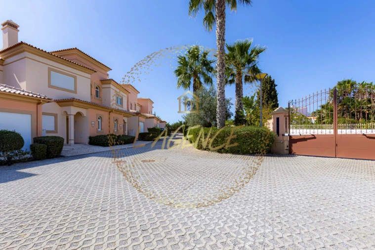 Moradia T2 para Venda em Lagos (São Sebastião e Santa Maria) Foto 41