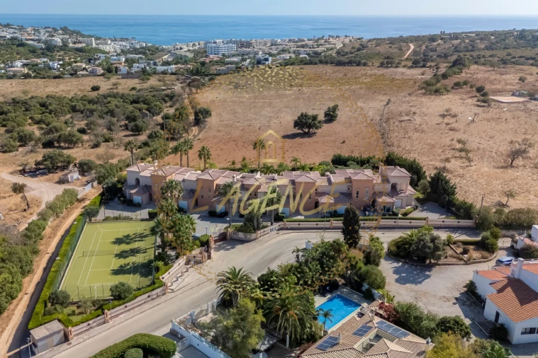 Moradia T2 para Venda em Lagos (São Sebastião e Santa Maria) Foto 36