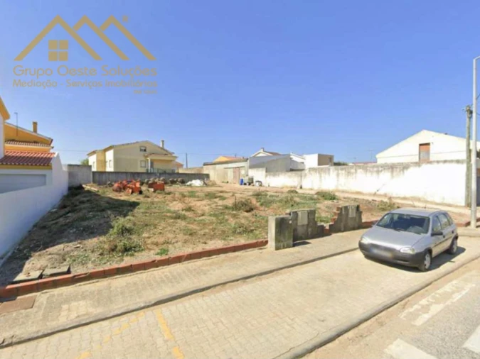 Moradia T4 para Venda em Atouguia da Baleia Foto 5